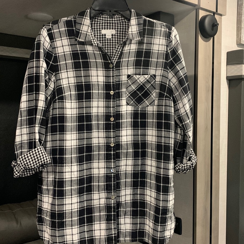 JJILL Button Down Top
